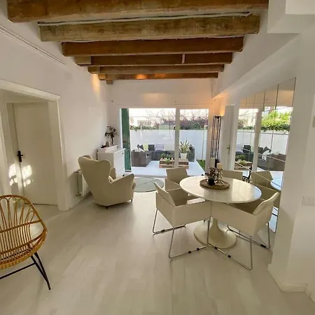 La Casa Mediterranea De Sonia Premia De Mar Exterior photo
